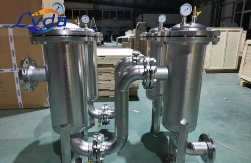 流量32立方每幼时双袋式过滤器